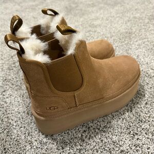 UGG Women's Chestnut Suede Winter Boots